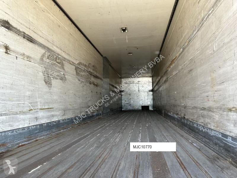 Semitrailer Renders 3  AXLES MB - CLOSED BOX -...