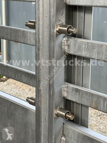 مقطورة Pezzaioli RBA31 3.Stock Viehanhänger,...
