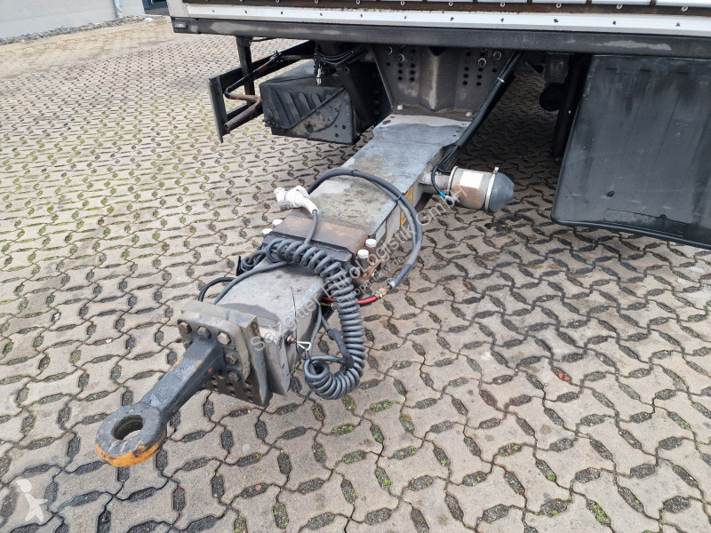 مقطورة Schmitz Cargobull 18 / Ladebordwand