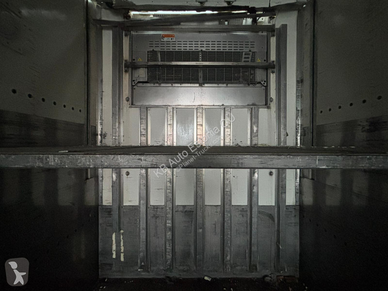 مقطورة  V-4-40 SAF AXLES