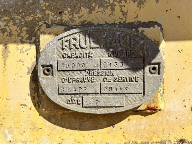 Semirimorchio Fruehauf  A CHAUX 2 ESSIEUX