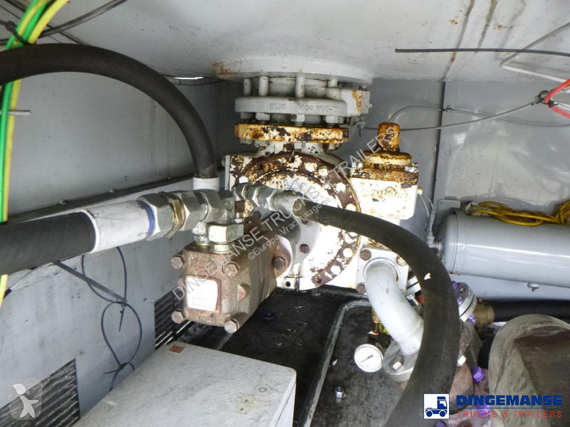 مقطورة  Gas tank steel 60 m3 / 1 comp + pump