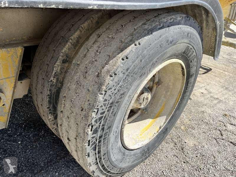 Semirimorchio Fruehauf  A CHAUX 2 ESSIEUX