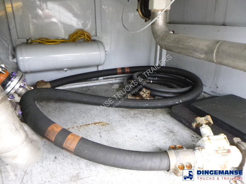 مقطورة  Gas tank steel 60 m3 / 1 comp + pump