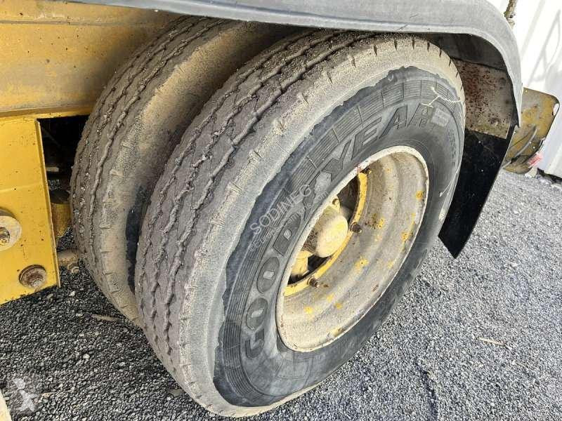 Semirimorchio Fruehauf  A CHAUX 2 ESSIEUX