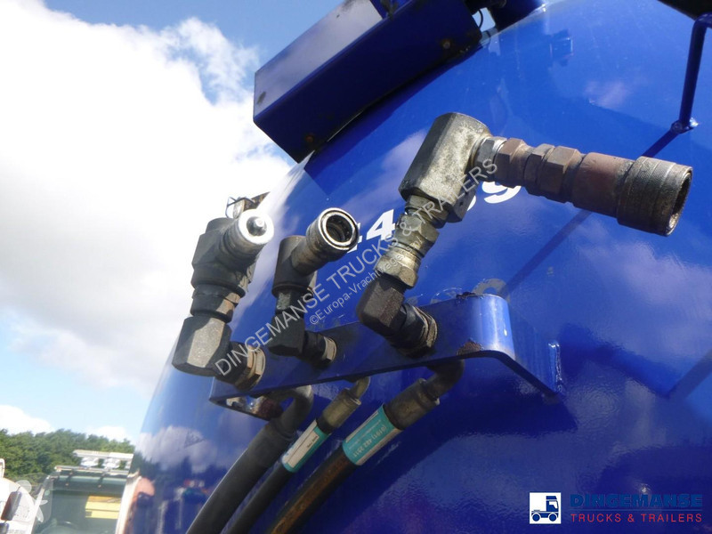 مقطورة  Vacuum tank inox 29.5 m3 / 1 comp