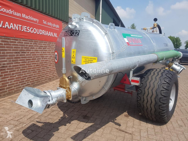 Reboque  MB 32 Water tank