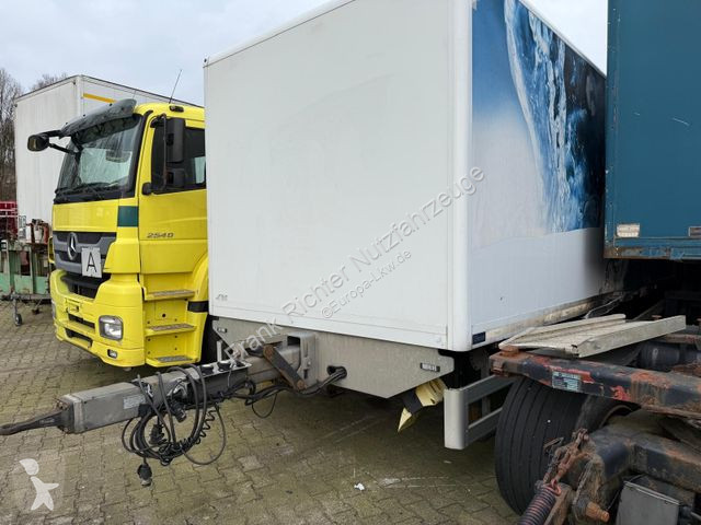Remorque Clausing,Brandschaden bed. Fahrbe