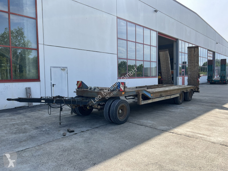 Anhænger  T3  3 Achs Tieflader mit ABS