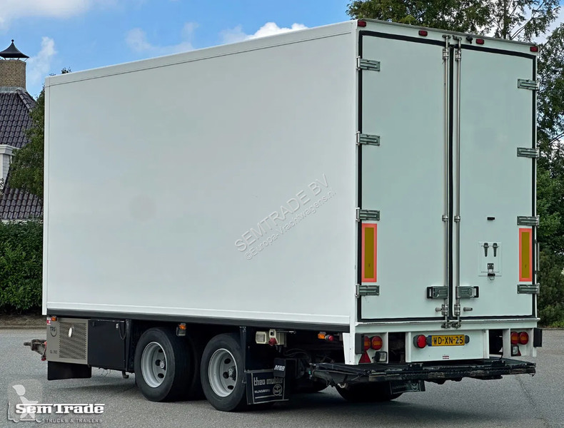Reboque  2 AXLE        KEES MULDER ISOLATED BOX...
