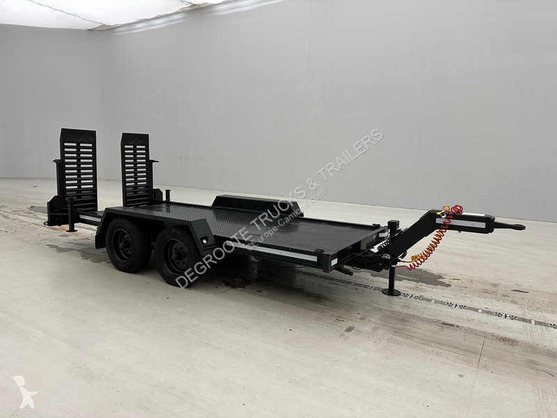 Plateau trailer