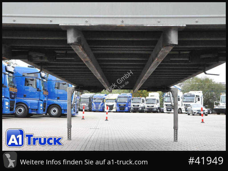 7,45, Möbelkoffer, Lichtband, Filzwände,...