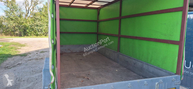 Gesloten aanhangwagen trailer