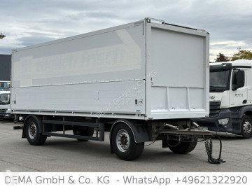 Beverage delivery flatbed trailer