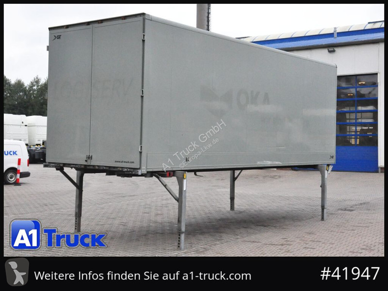 7,45, Möbelkoffer, Lichtband, Filzwände,...