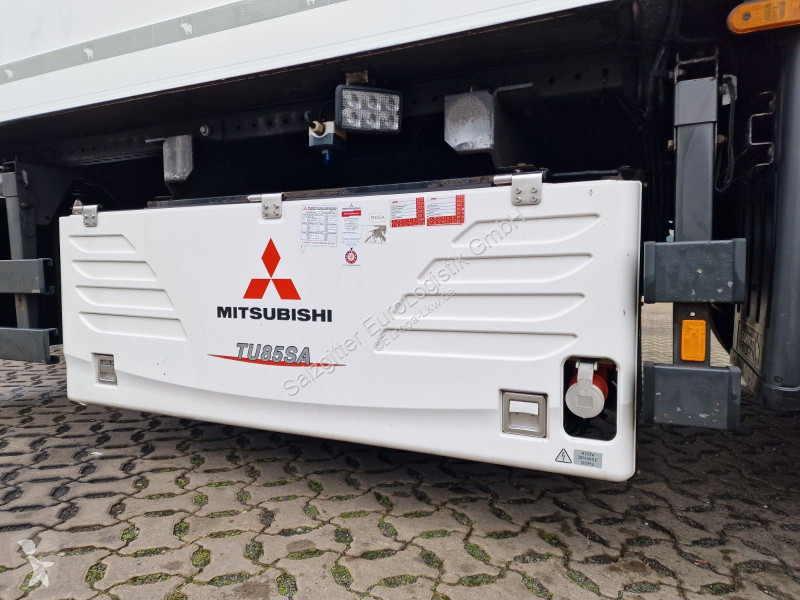 مقطورة Schmitz Cargobull 18 / Ladebordwand