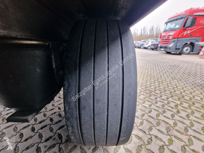 مقطورة Schmitz Cargobull 18 / Ladebordwand