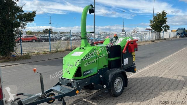 Reboque  Arborist 130 Häcksler Holz