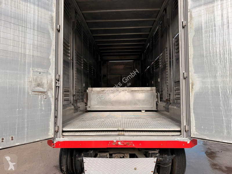 مقطورة  3.Stock mit Aggregat Tränke Durchladetüren