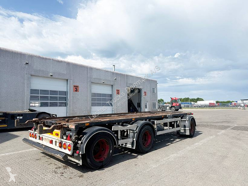 مقطورة  Transfer trailer / Abrollzentralanhänger
