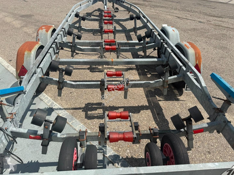 مقطورة  N/A X 3000 Botentrailer met Rollen