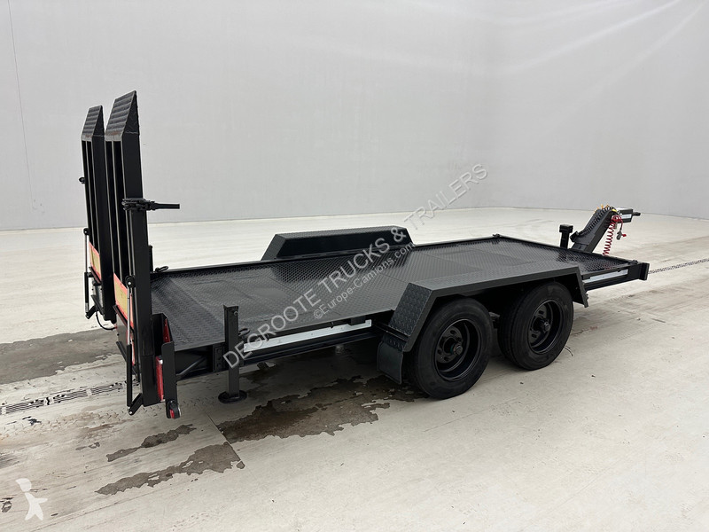 Plateau trailer