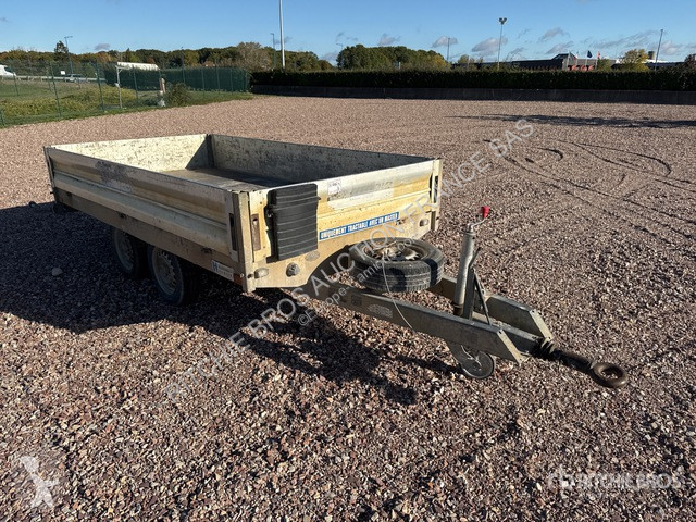 Hubière  CNT162 trailer
