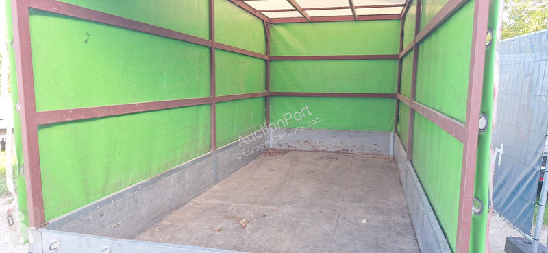 Gesloten aanhangwagen trailer