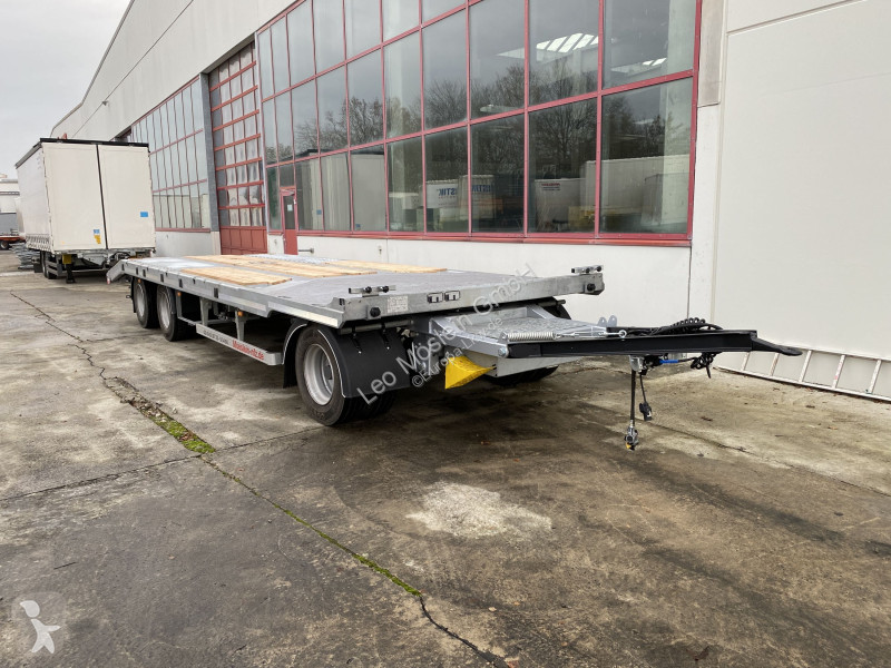 Remorca  T 3-8,20 P OR  3 Achs Tieflader...