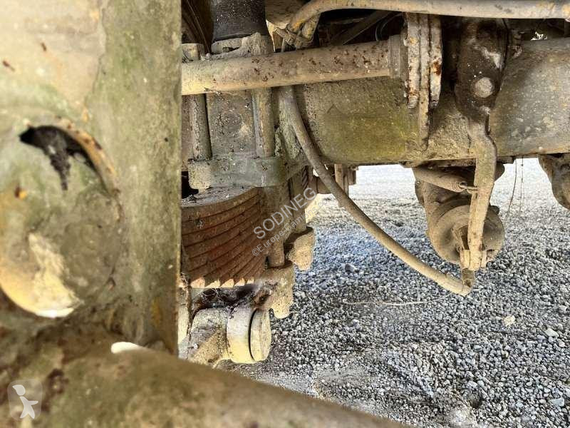 Semirimorchio Fruehauf  A CHAUX 2 ESSIEUX