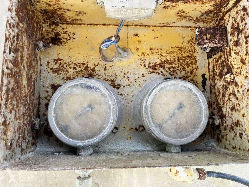 Semirimorchio Fruehauf  A CHAUX 2 ESSIEUX