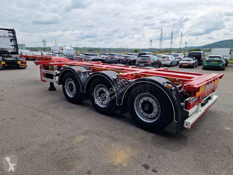 Semitrailer Kässbohrer  PORTE CONTAINERS...