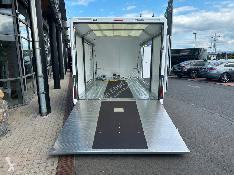 مقطورة  Race Sport / Länge: 5,03 m / 3.000 kg