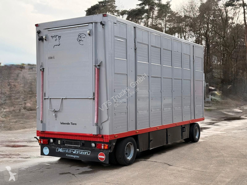 مقطورة  3.Stock mit Aggregat Tränke Durchladetüren