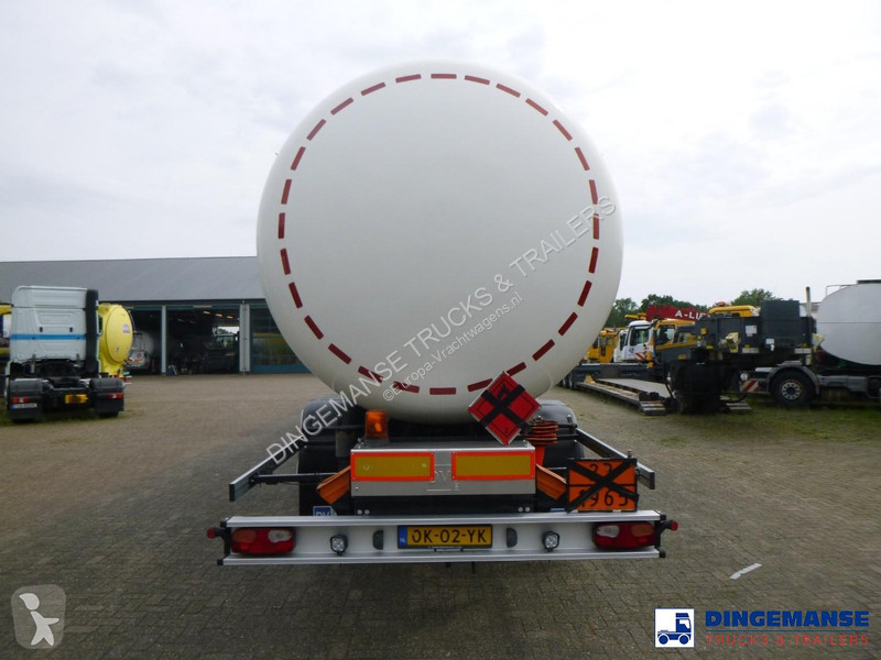 مقطورة  Gas tank steel 60 m3 / 1 comp + pump