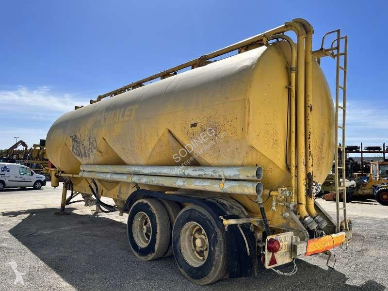 Semirimorchio Fruehauf  A CHAUX 2 ESSIEUX