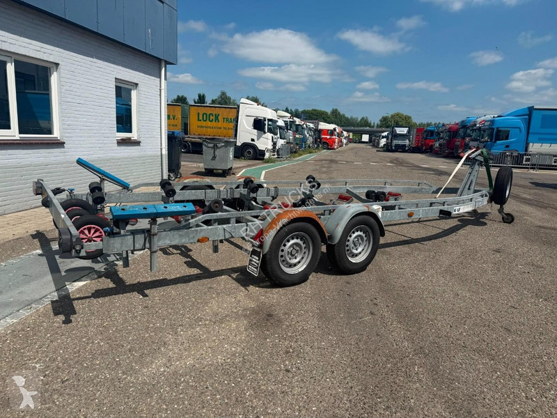 مقطورة  N/A X 3000 Botentrailer met Rollen