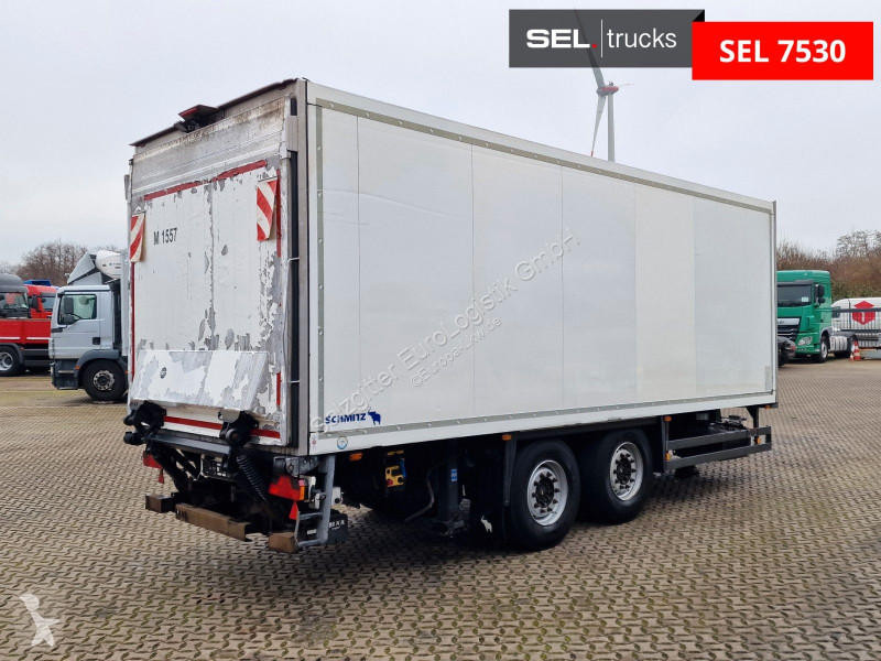 مقطورة Schmitz Cargobull 18 / Ladebordwand