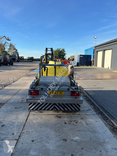 Hapert Tademasser met gladheidbestrijding trailer
