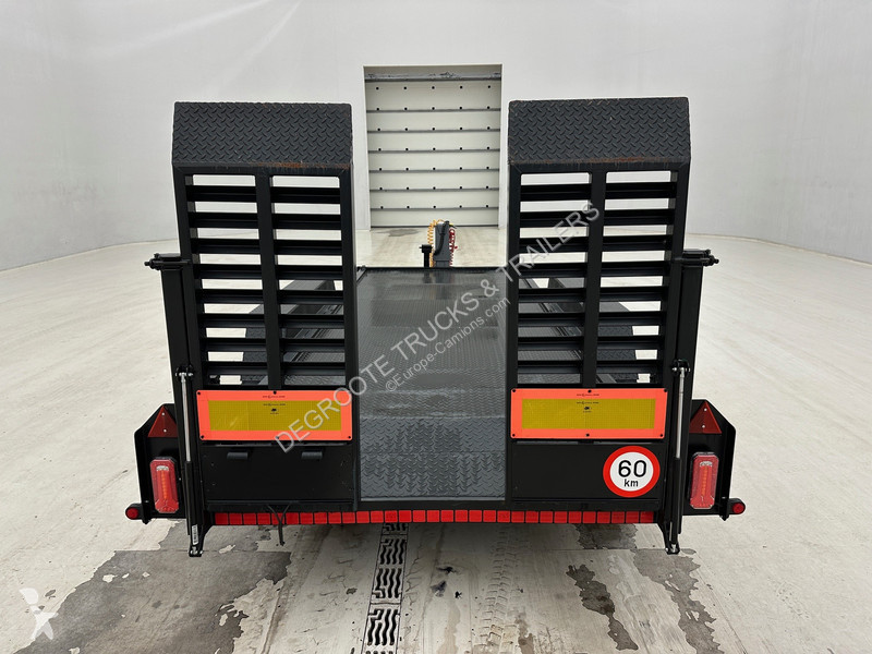 Plateau trailer