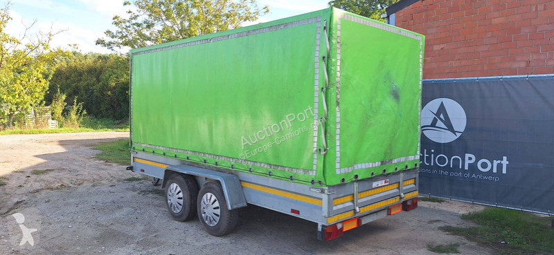 Gesloten aanhangwagen trailer