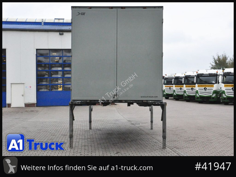 7,45, Möbelkoffer, Lichtband, Filzwände,...