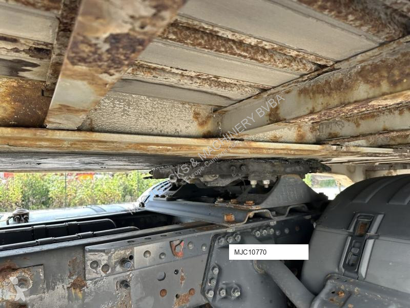 Semitrailer Renders 3  AXLES MB - CLOSED BOX -...