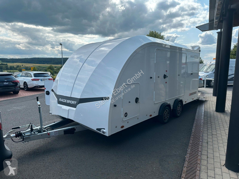 مقطورة  Race Sport / Länge: 5,03 m / 3.000 kg