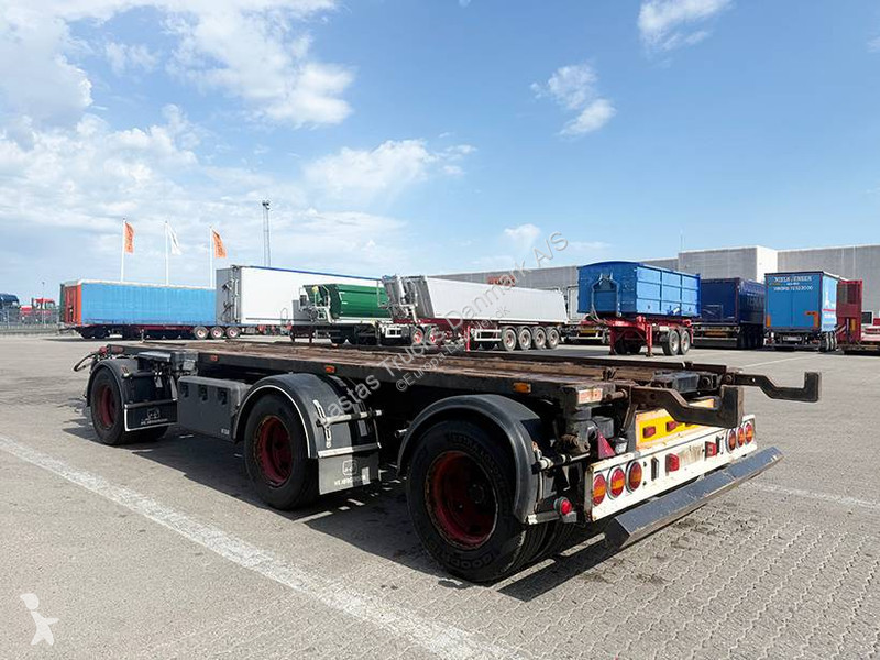مقطورة  Transfer trailer / Abrollzentralanhänger