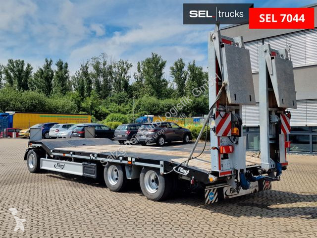 Släp Fliegl DTS 300 / Rampen