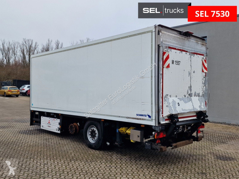 مقطورة Schmitz Cargobull 18 / Ladebordwand