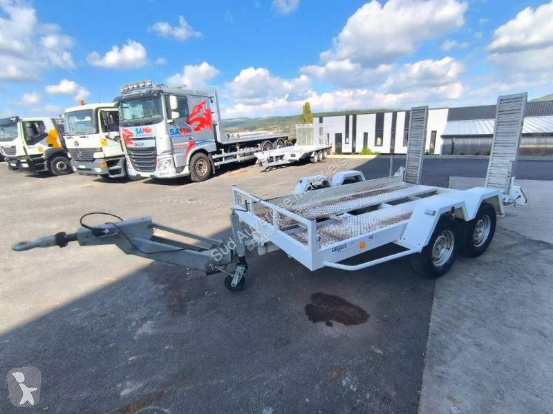 Moiroud Porte engins 3.5T 2 essieux trailer