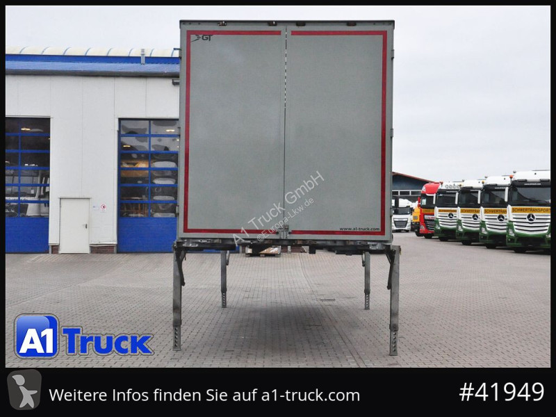 7,45, Möbelkoffer, Lichtband, Filzwände,...
