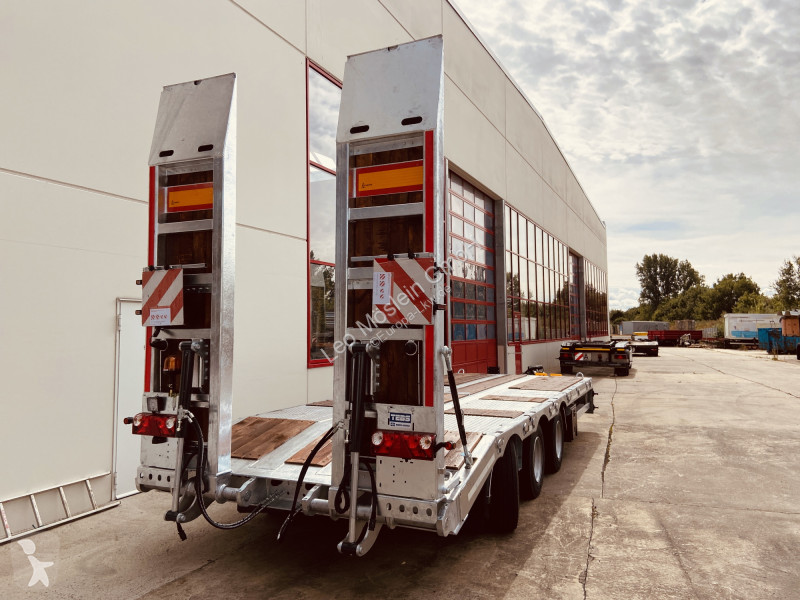 Reboque  TT 32 Zugrohr gerade  34 t GG Tridem-...